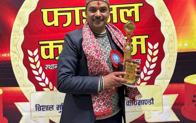 गीत–सङ्गीतका चम्किला तारा गायक : मोतिराज खनाल
