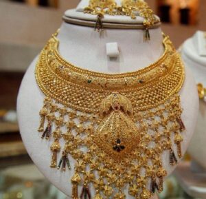 पाँच हजार ८ सयले घटेको सुन फेरि उकालो, आज तोलामा १,६०० रुपैयाँ वृद्धि