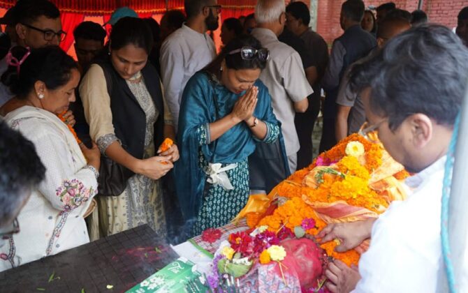 नेपाली कांग्रेसका वरिष्ठ नेता गोपालमान श्रेष्ठको पार्थिव शरीर पार्टी कार्यलयमा