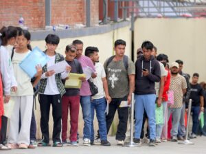 नयाँ ई–पासपोर्ट प्रणाली सुरु भए पनि सेवाग्राहीको सास्ती उस्तै