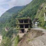 सिन्धुपाल्चोकको लिपिङमा पहिरो, अरनिको राजमार्गमा यातायात अवरुद्ध