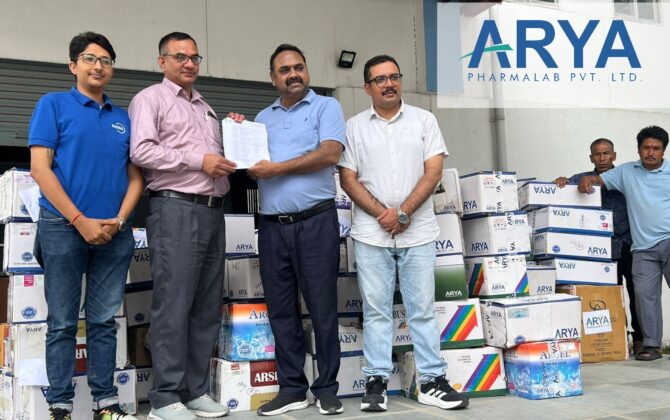 आर्या फार्माल्याबद्वारा बाढी  प्रभावित नागरिकलाई औषधि सहयोग