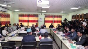 अख्तियारका पदाधिकारीलाई ७ घण्टा सिंहदरबारमा राखिएको आरोपबारे सांसदको प्रश्न– ‘के गर्न दबाब दिइयो?’