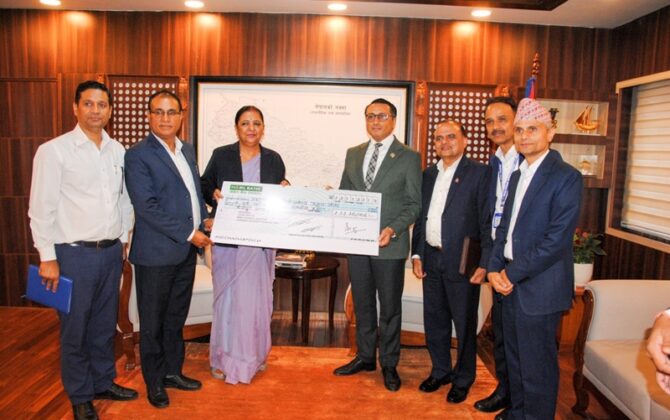 भोटेकोशी बाढीपीडितका लागि नेपाल टेलिकम कर्मचारीको २ करोडभन्दा बढी सहयोग