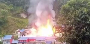 ताप्लेजुङको दोभानमा भीषण आगलागी, करिब १० घर जले