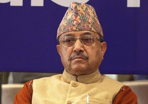 अधिवेशन स्थगित गरेर निर्णायक वार्ता गर्न गगन थापालाई पूर्णबहादुर खड्काको आग्रह