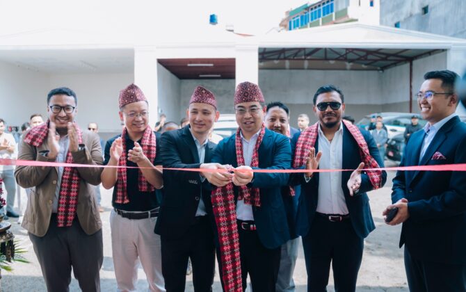 भक्तपुरमा बीवाईडीको अत्याधुनिक सर्भिस सेन्टर सञ्चालन, डल्लुमा पनि निर्माण सुरु