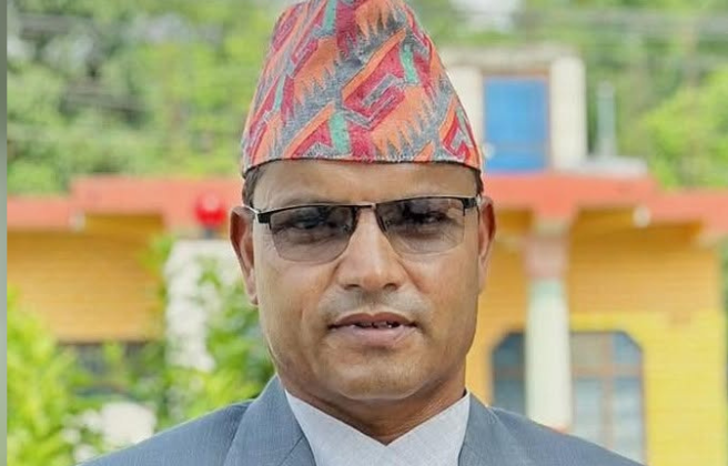 बजेटप्रति असन्तुष्टि जनाउँदै एमाले सांसद थापाले दिए राजीनामा