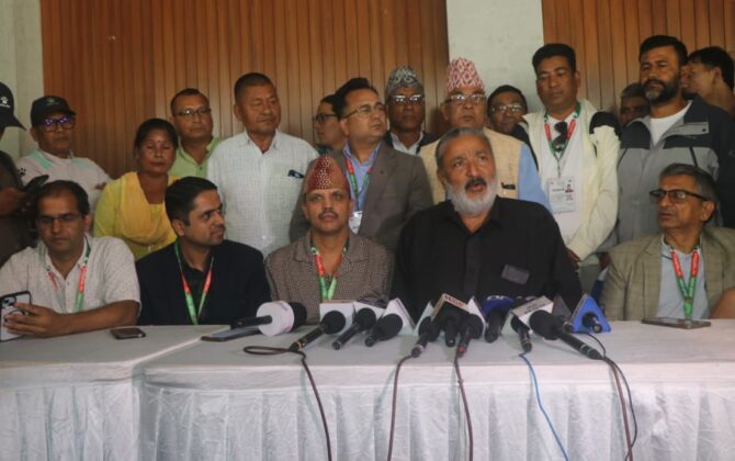 सभापतिमा गगन थापालाई समर्थन गर्दै किशोरसिंह राठौरले फिर्ता लिए उम्मेदवारी