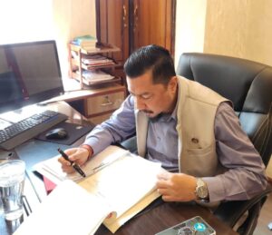 अन्तरदेशीय विद्युत् व्यापारमा निजी क्षेत्रलाई पनि बाटो खुल्यो, ऊर्जा मन्त्री श्रेष्ठको निर्णय