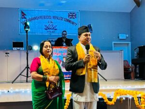 बेलायतमा हास्यकलाकार शैलेन्द्र सिम्खडा दम्पती सम्मानित